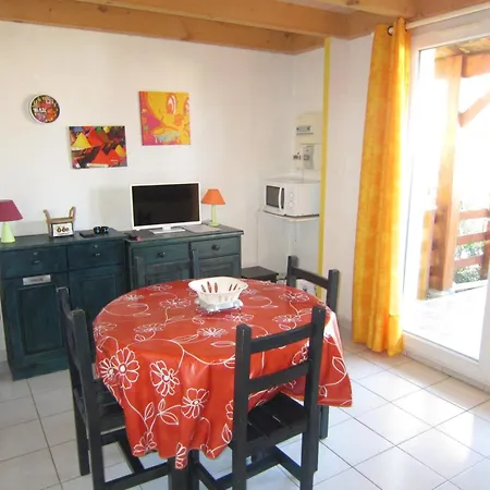Pavillon 5 Pers, Terrasse, Piscine, Parking A - Fr-1-781-96 Holiday home Vendres
