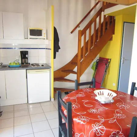Holiday home Pavillon 5 Pers, Terrasse, Piscine, Parking A - Fr-1-781-96 Vendres